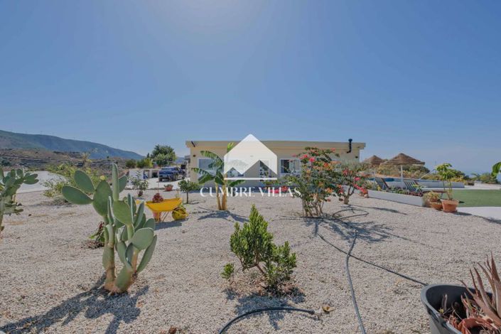 Image No.7-2 Bed Country House for sale