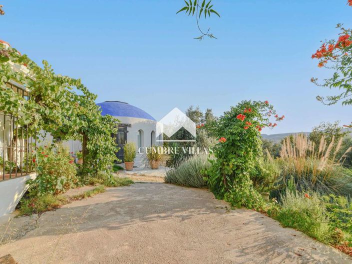 Image No.103-8 Bed Villa for sale