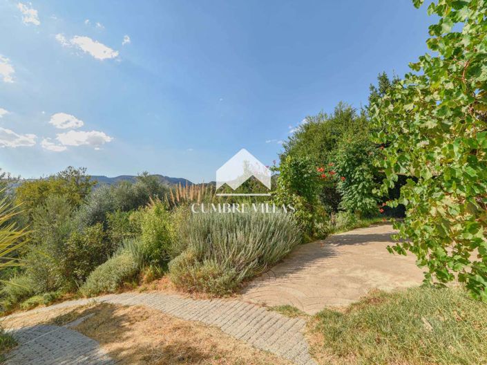 Image No.108-8 Bed Villa for sale