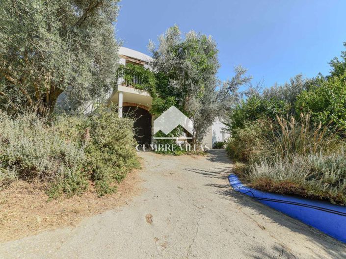 Image No.110-8 Bed Villa for sale