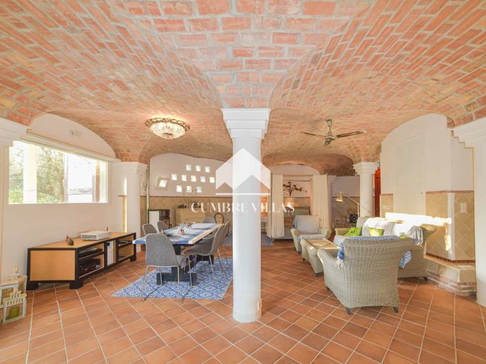 Image No.112-8 Bed Villa for sale