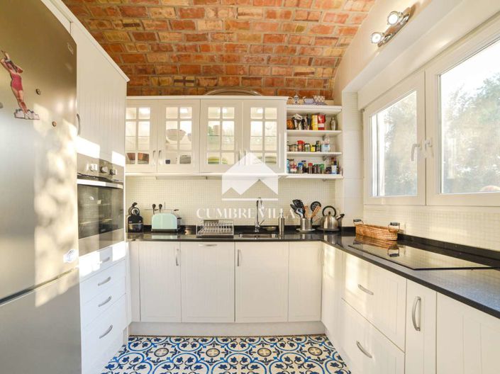 Image No.115-8 Bed Villa for sale