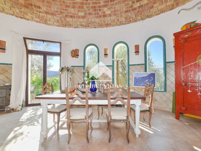 Image No.12-8 Bed Villa for sale