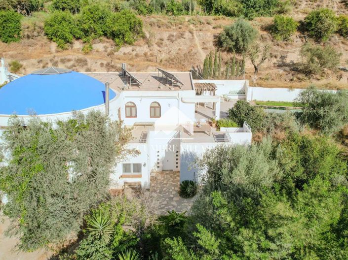 Image No.127-8 Bed Villa for sale