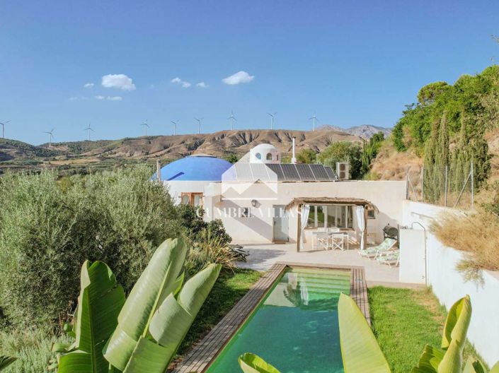 Image No.3-8 Bed Villa for sale