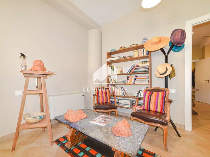 Image No.38-8 Bed Villa for sale