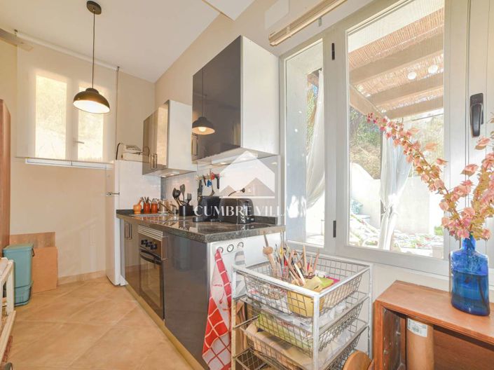 Image No.40-8 Bed Villa for sale