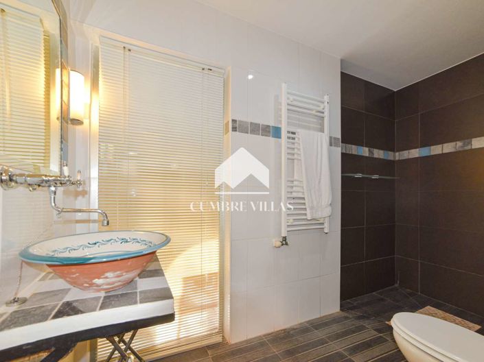 Image No.41-8 Bed Villa for sale