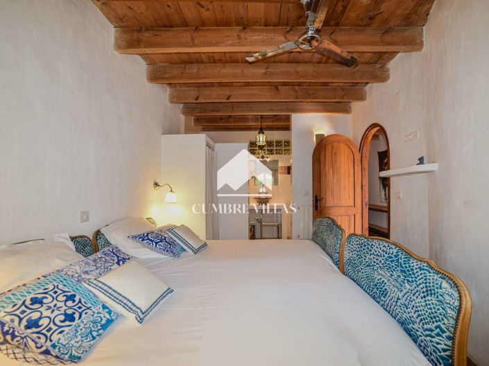 Image No.64-8 Bed Villa for sale