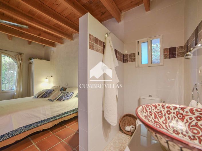 Image No.66-8 Bed Villa for sale