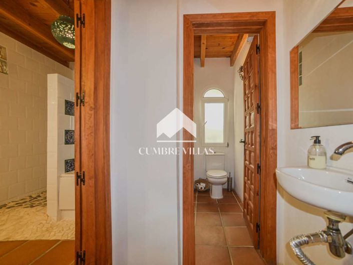 Image No.68-8 Bed Villa for sale