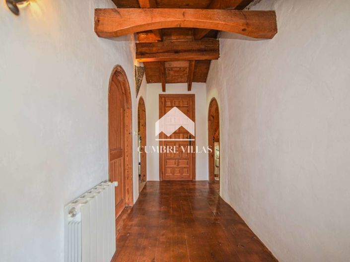 Image No.75-8 Bed Villa for sale