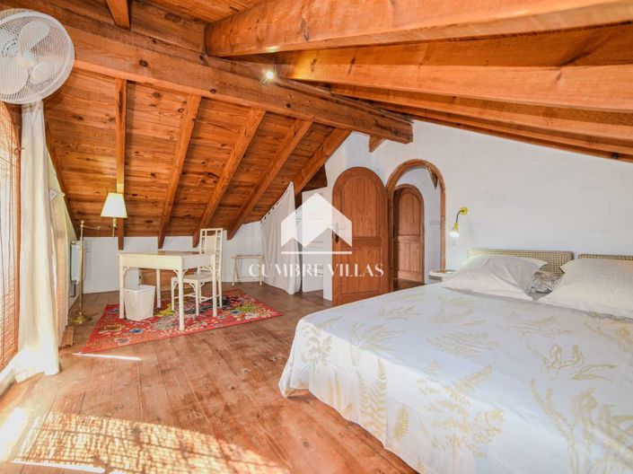 Image No.79-8 Bed Villa for sale