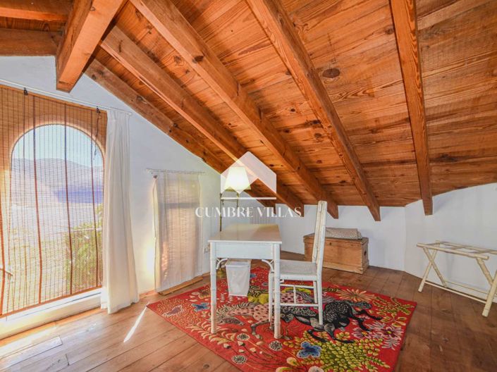 Image No.80-8 Bed Villa for sale