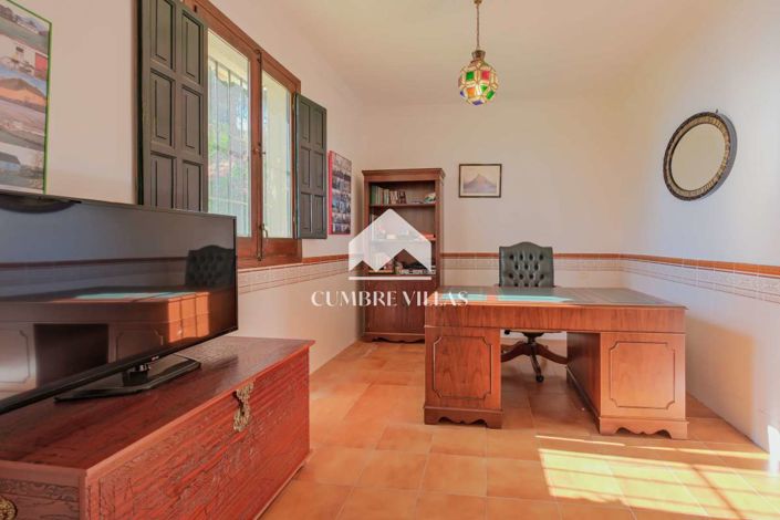 Image No.20-5 Bed Villa for sale