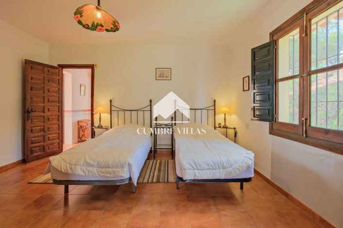 Image No.41-5 Bed Villa for sale