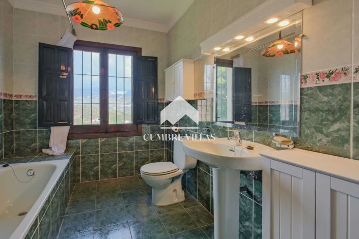 Image No.43-5 Bed Villa for sale