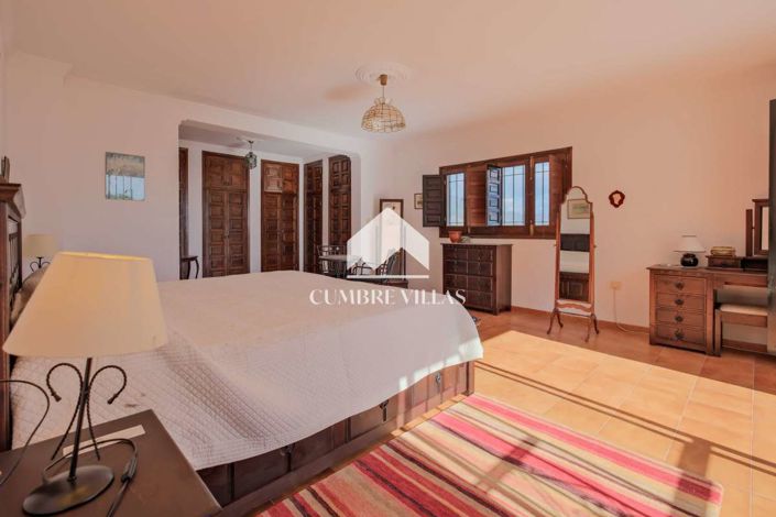 Image No.45-5 Bed Villa for sale