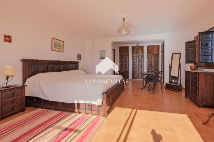 Image No.46-5 Bed Villa for sale