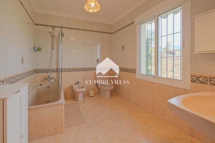 Image No.47-5 Bed Villa for sale