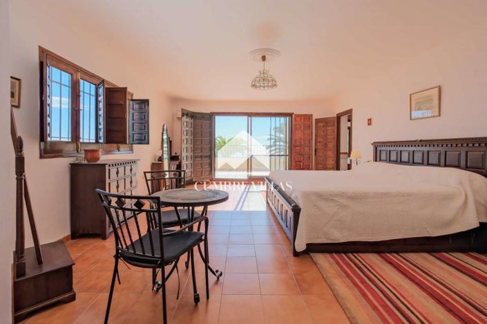 Image No.48-5 Bed Villa for sale