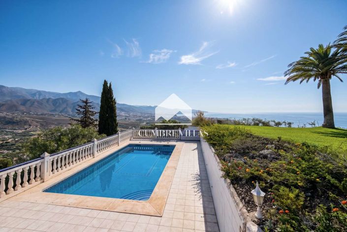 Image No.5-Villa de 5 chambres à vendre à Nerja