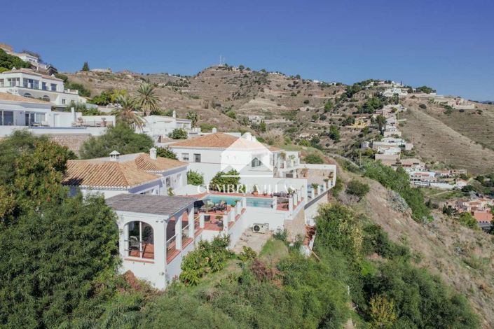 Image No.54-4 Bed Villa for sale