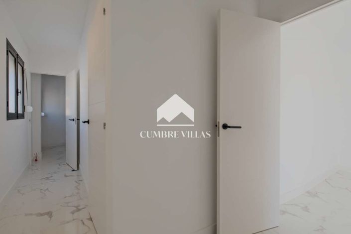 Image No.21-3 Bed Apartment for sale