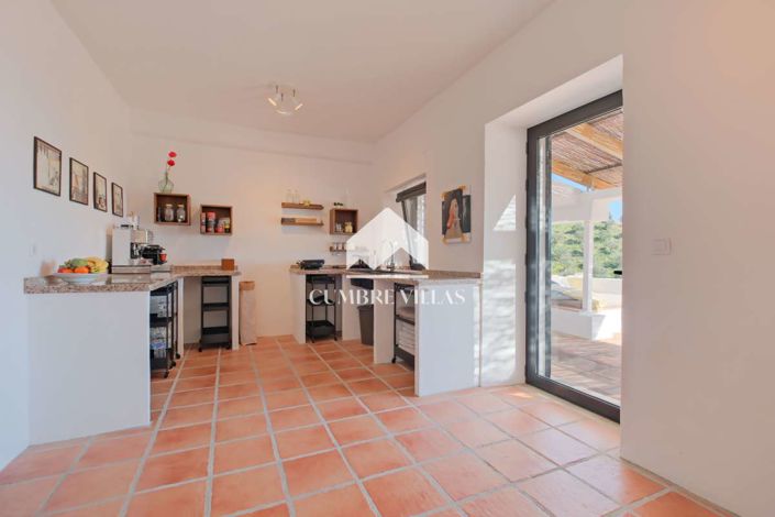 Image No.11-5 Bed Country House for sale