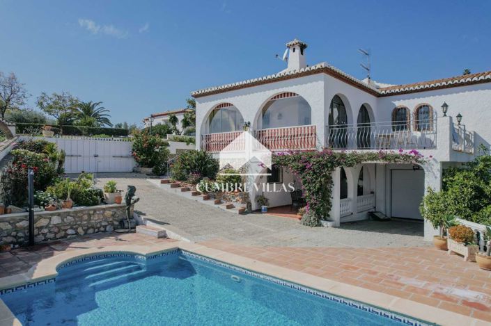 Image No.2-4 Bed Villa for sale