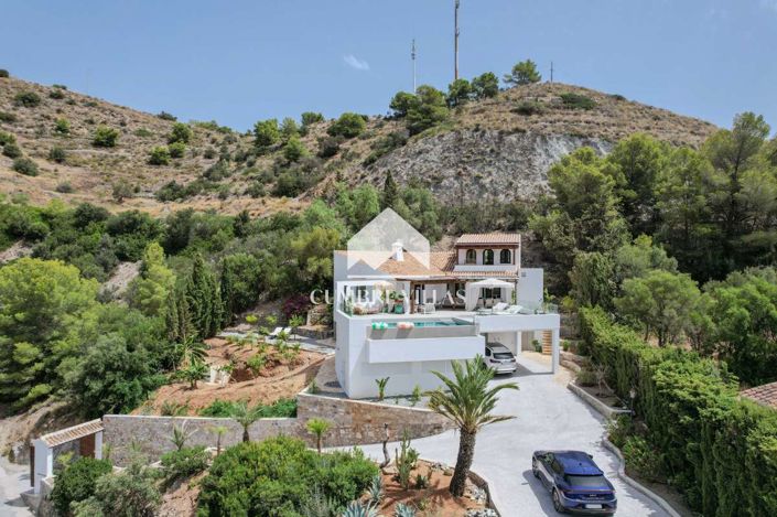 Image No.2-5 Bed Villa for sale