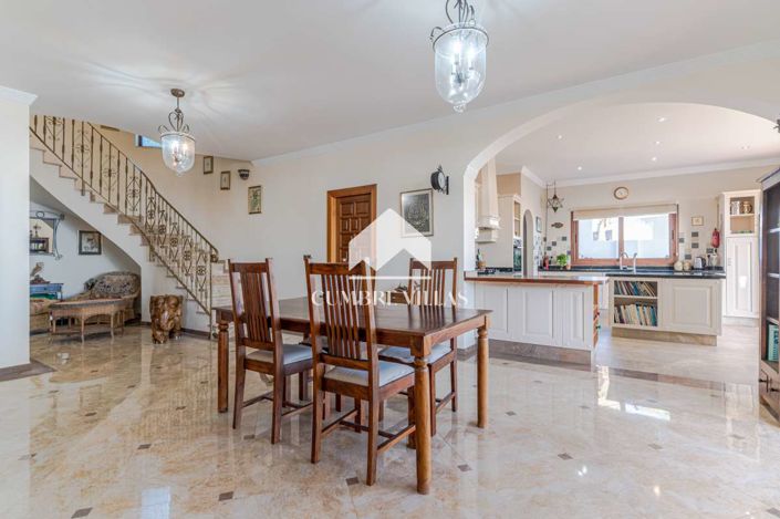 Image No.17-5 Bed Villa for sale