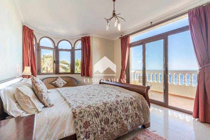 Image No.48-5 Bed Villa for sale