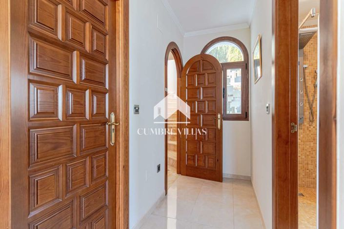 Image No.51-5 Bed Villa for sale