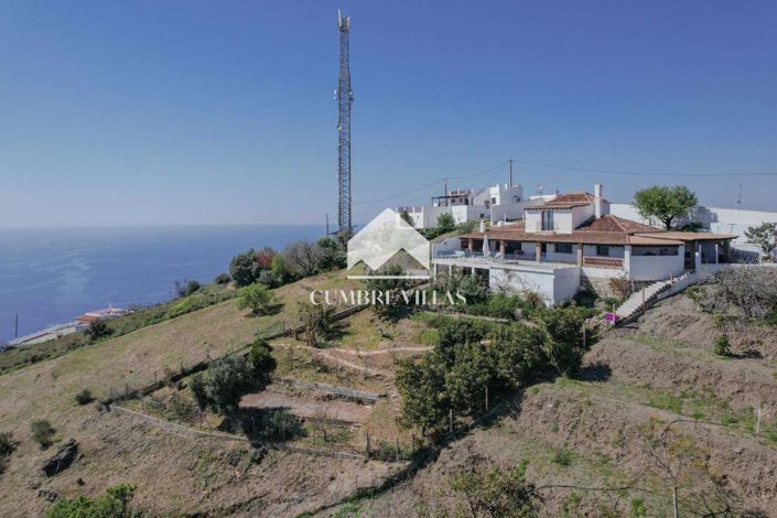 Image No.51-3 Bed Country House for sale