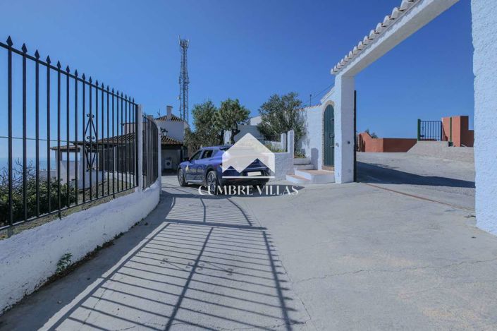 Image No.8-3 Bed Country House for sale