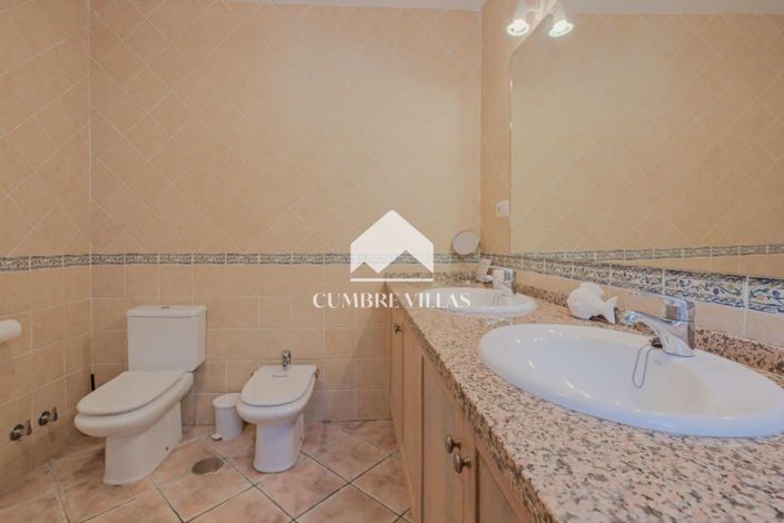 Image No.25-4 Bed Villa for sale