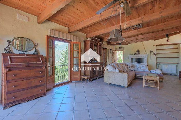 Image No.17-6 Bed Country House for sale