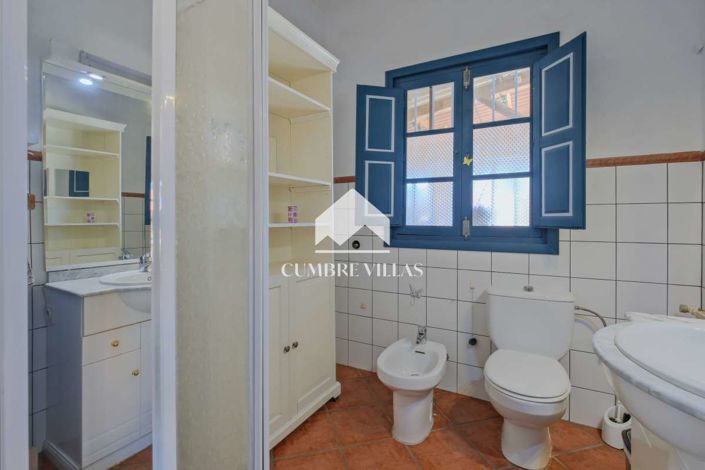 Image No.32-6 Bed Country House for sale