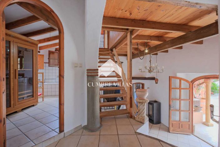 Image No.41-6 Bed Country House for sale