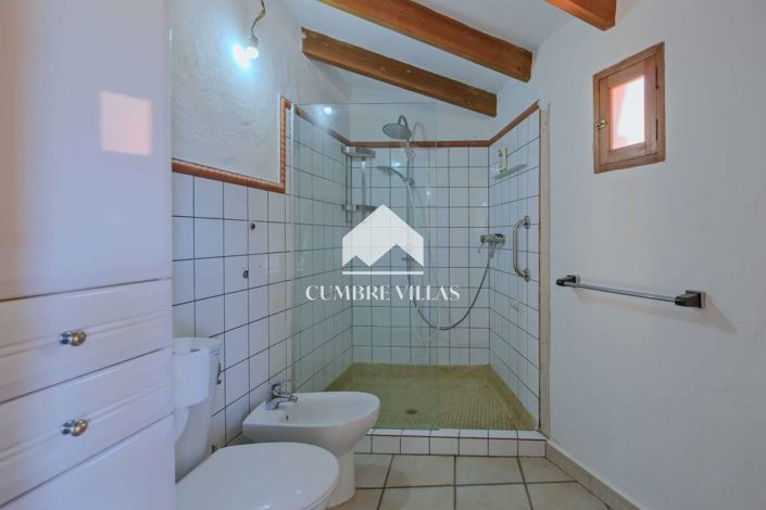 Image No.43-6 Bed Country House for sale