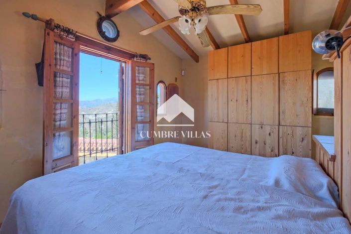 Image No.46-6 Bed Country House for sale