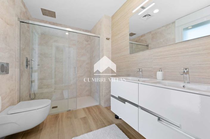 Image No.33-5 Bed Villa for sale