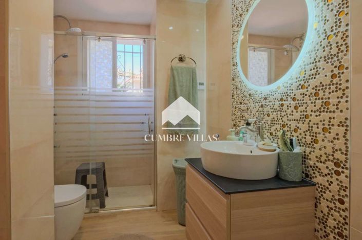 Image No.34-5 Bed Villa for sale