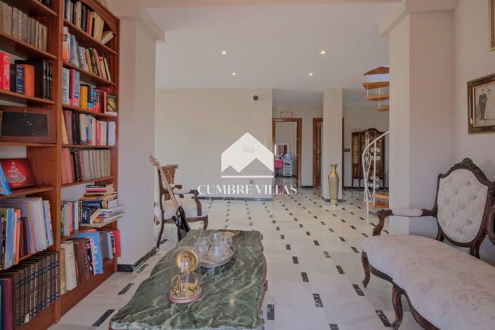Image No.48-5 Bed Villa for sale