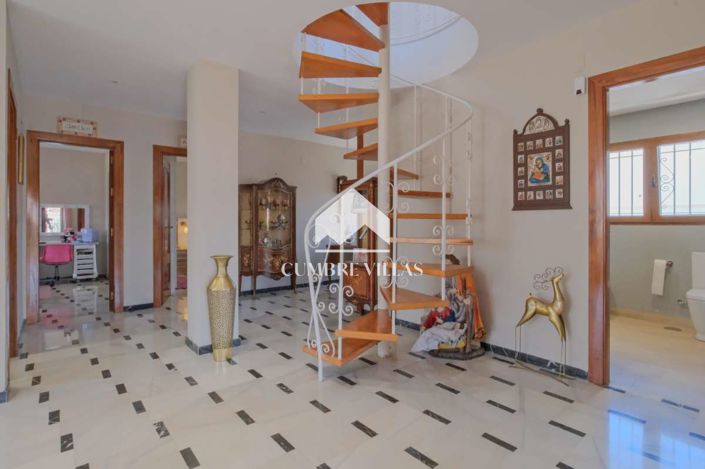 Image No.54-5 Bed Villa for sale