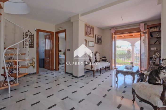 Image No.60-5 Bed Villa for sale
