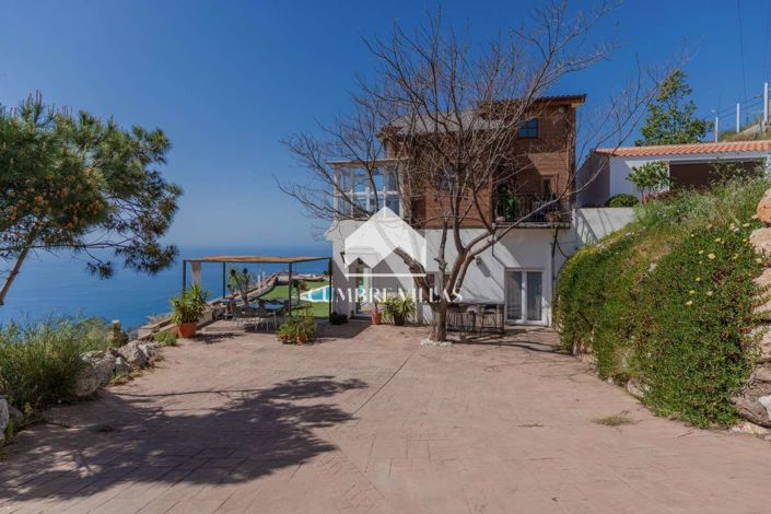 Image No.41-5 Bed Country House for sale