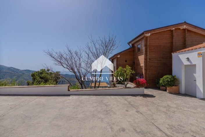 Image No.42-5 Bed Country House for sale