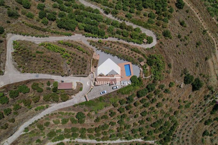 Image No.8-Country House for sale
